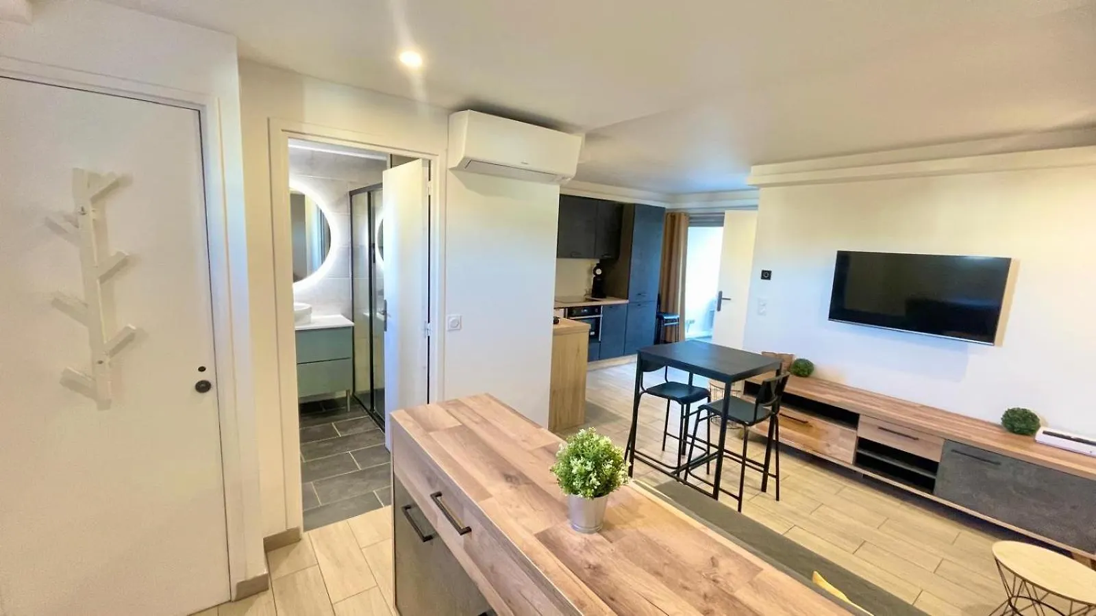 T2 Moderne Avec Piscine, Tennis Et Garage Cagnes-sur-Mer